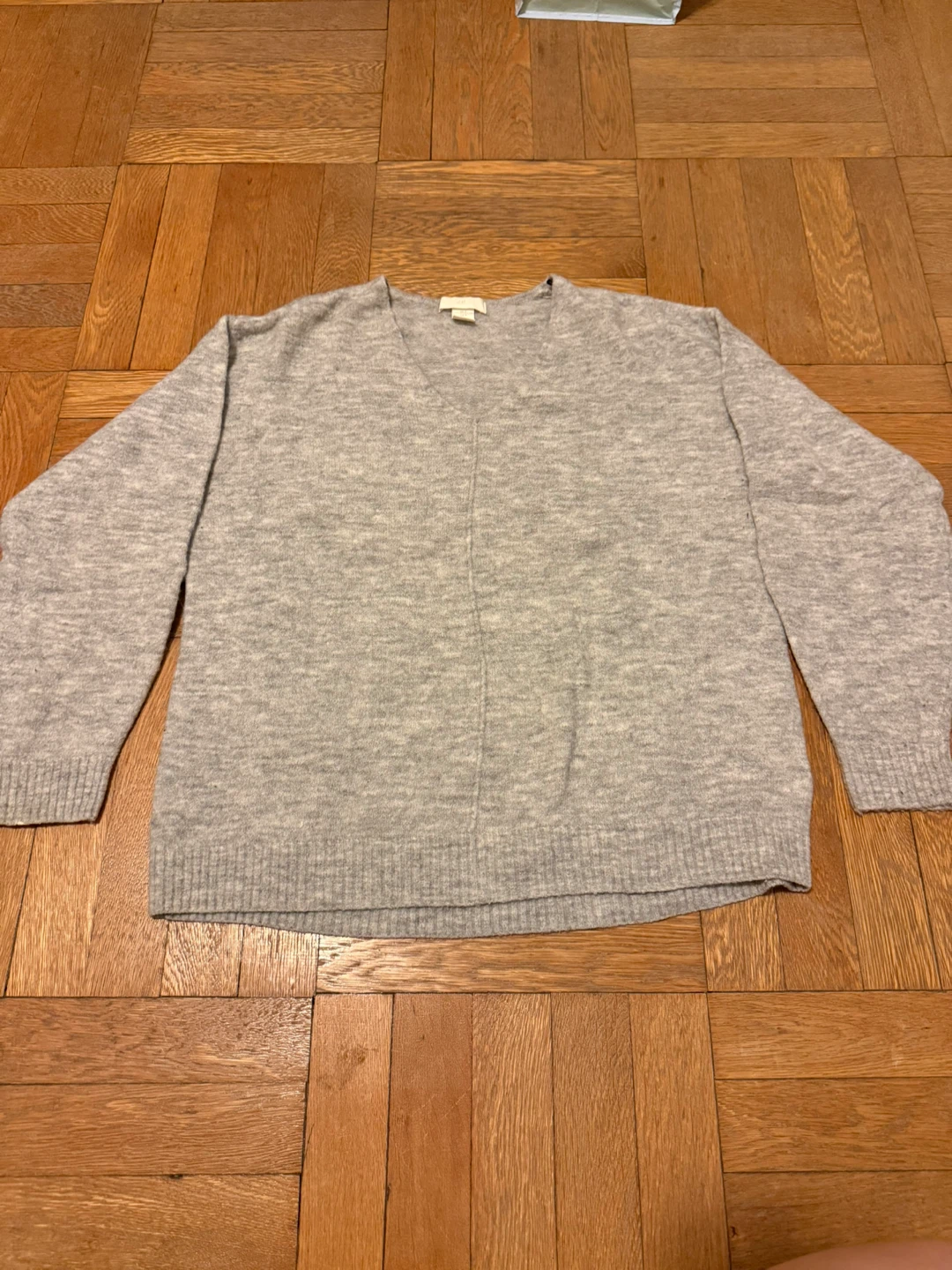 H&M Light Gray V-Neck Sweater