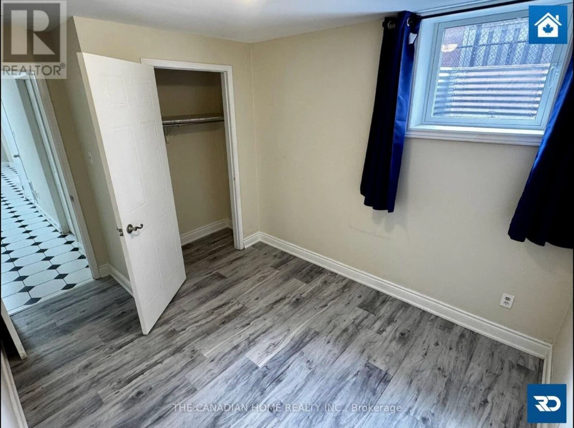 1 Room in a 2 bedroom Basement - photo 2