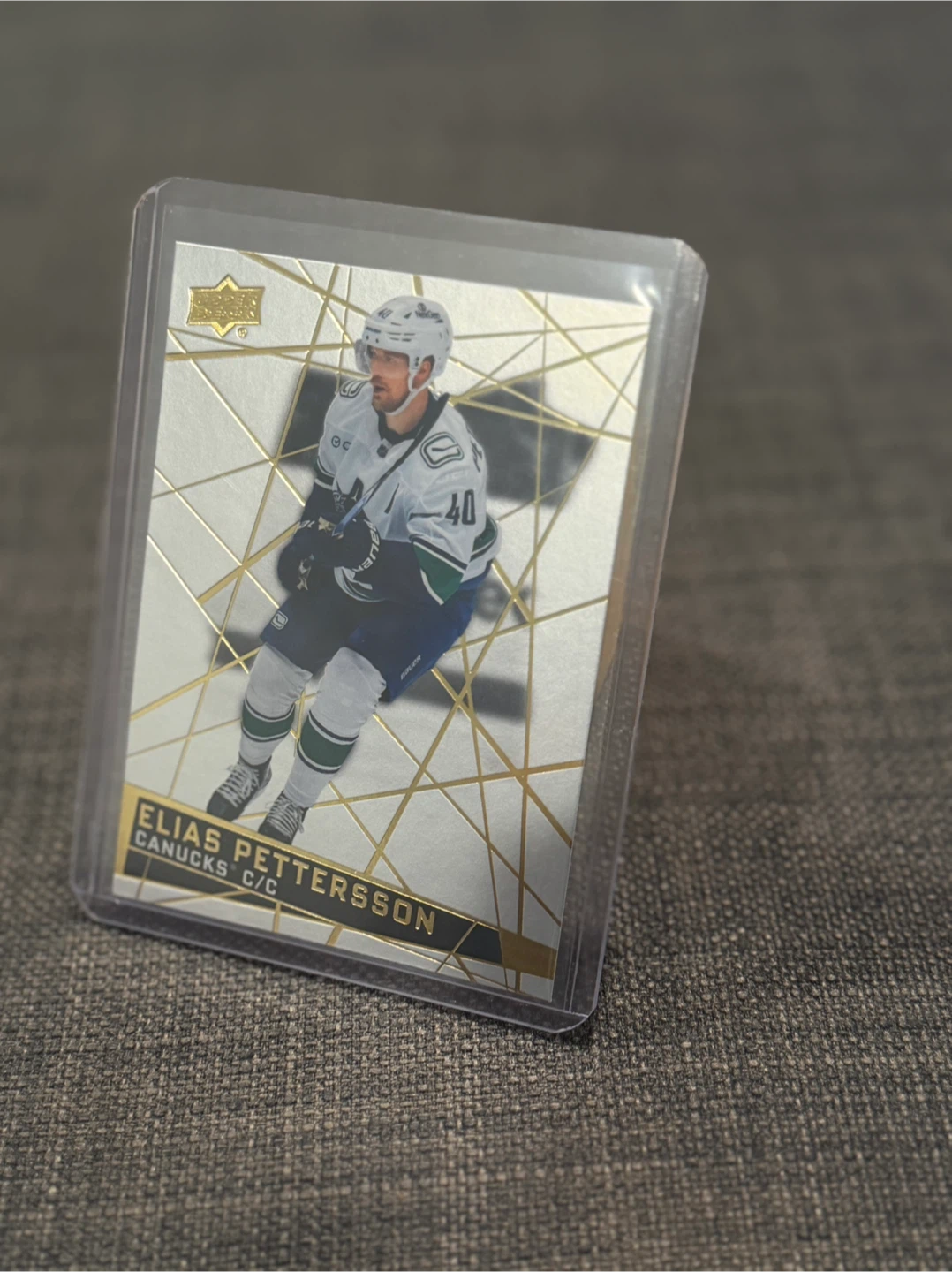 Upper Deck Elias Pettersson Attack Angle and Gold Hockey Cards - photo 2