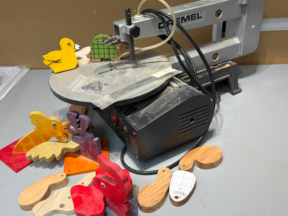 Dremel 16-inch Scroll Saw Model 1671