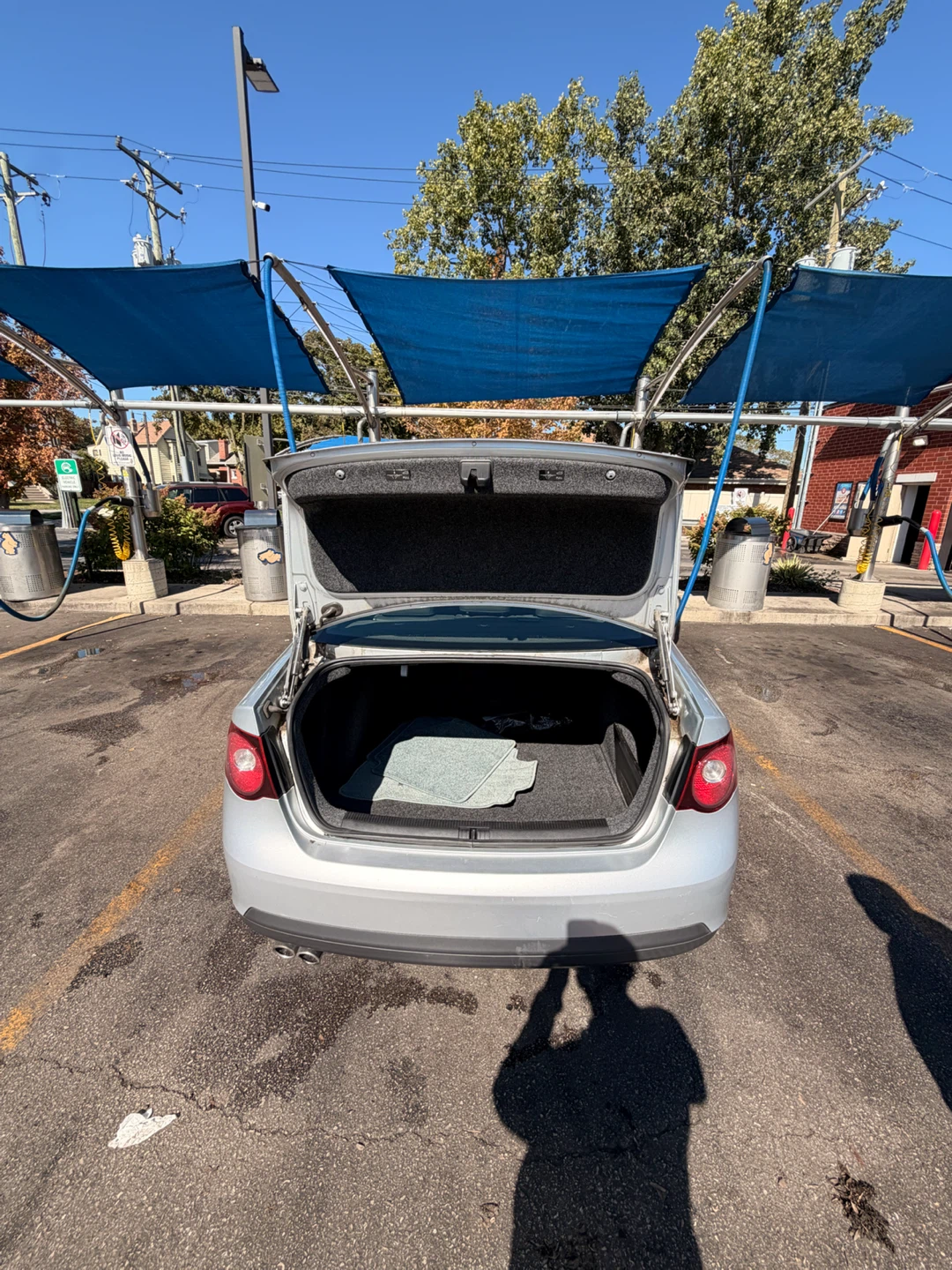 Silver Volkswagen Jetta Sedan - photo 3