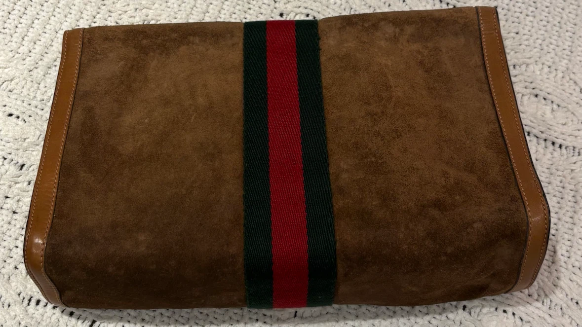 Vintage Gucci Parfums Suede Clutch - photo 4