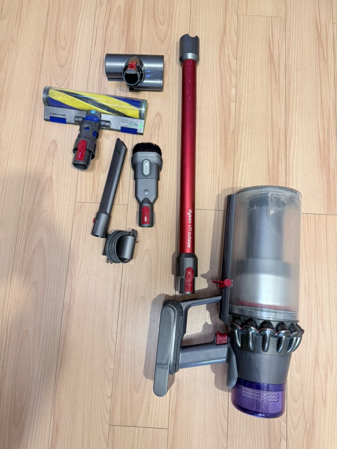 Dyson V11 Outsize Vacuum - Screen Cracked