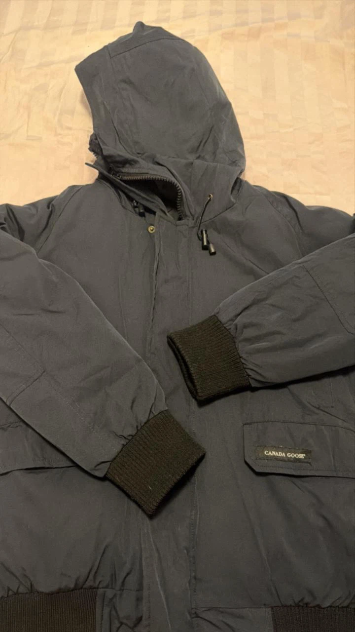 Canada Goose winter bomber jacket - photo 3