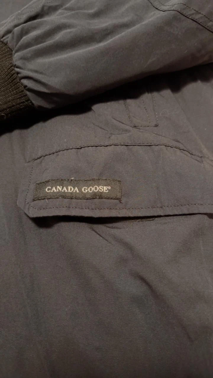 Canada Goose winter bomber jacket - photo 4