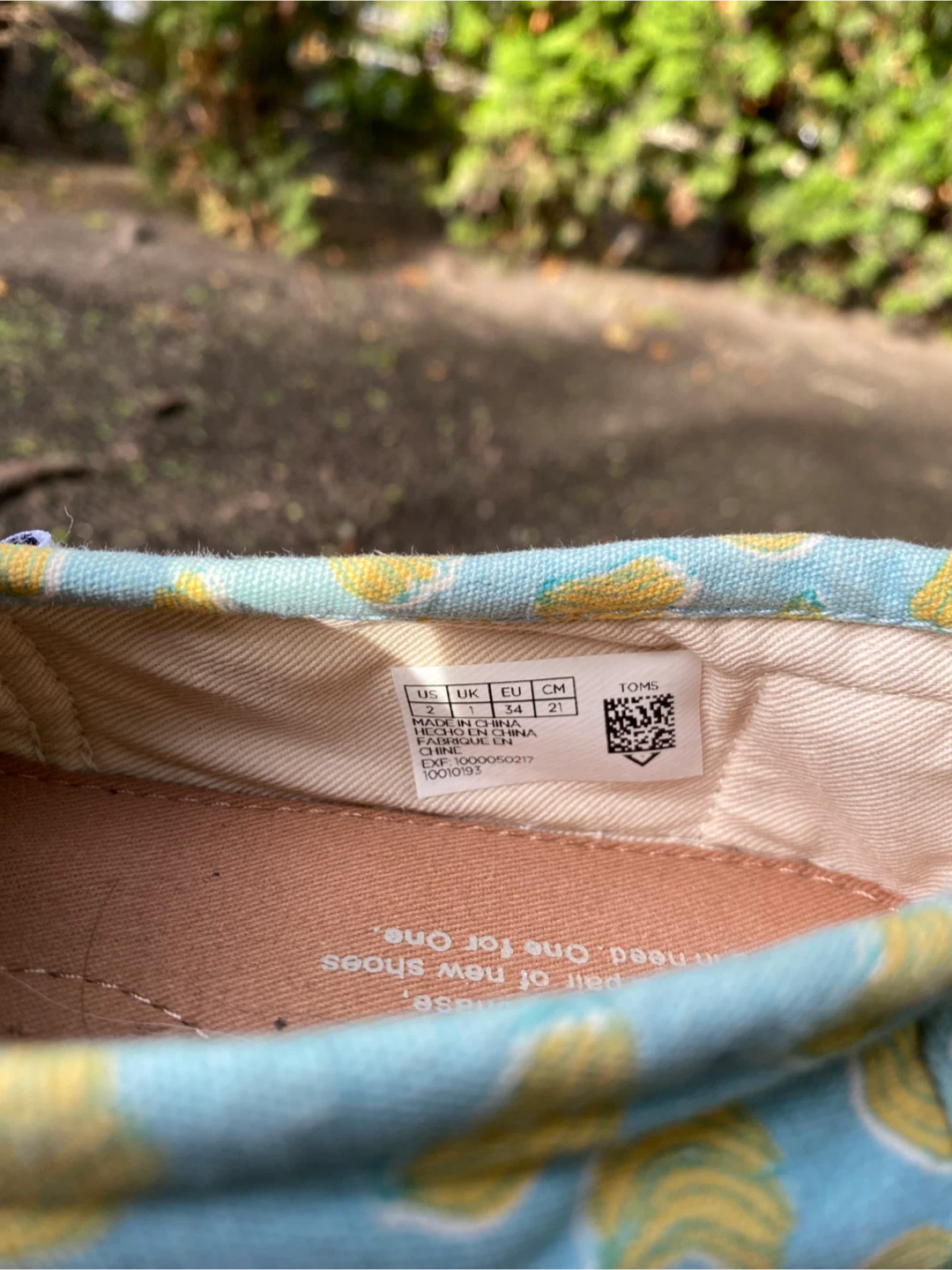 TOMS Kids’ banana print slip-on shoes - photo 2
