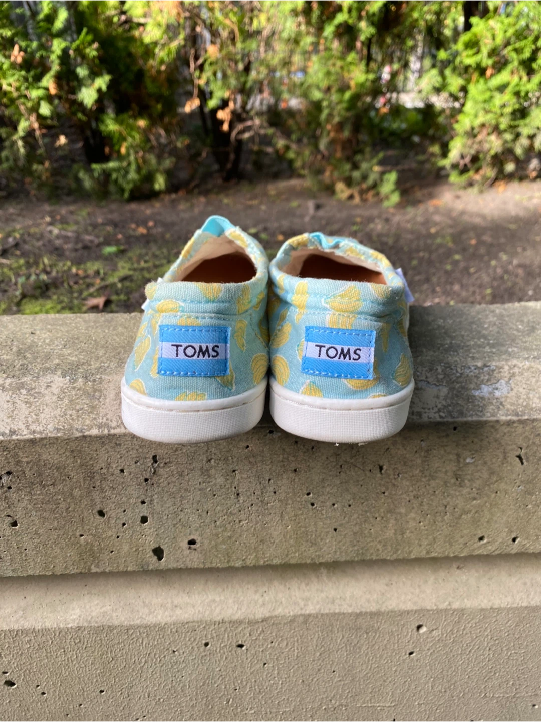 TOMS Kids’ banana print slip-on shoes - photo 5