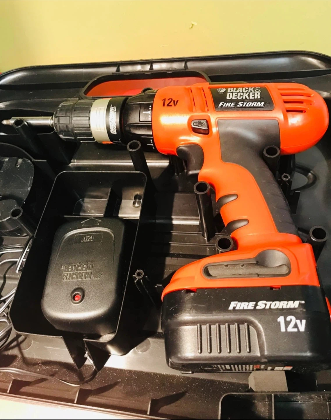 Black & Decker Fire Storm 12V Drill - photo 4