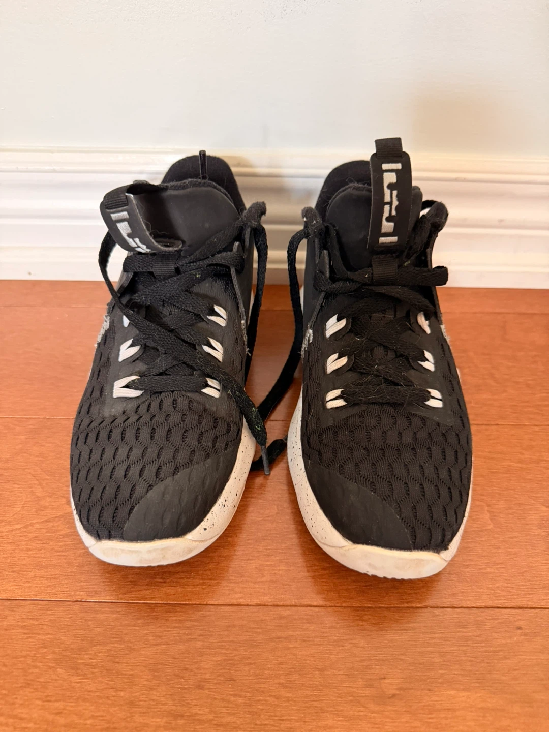 Nike LeBron Witness 5 Basketball Shoes (Size 3Y) - photo 5