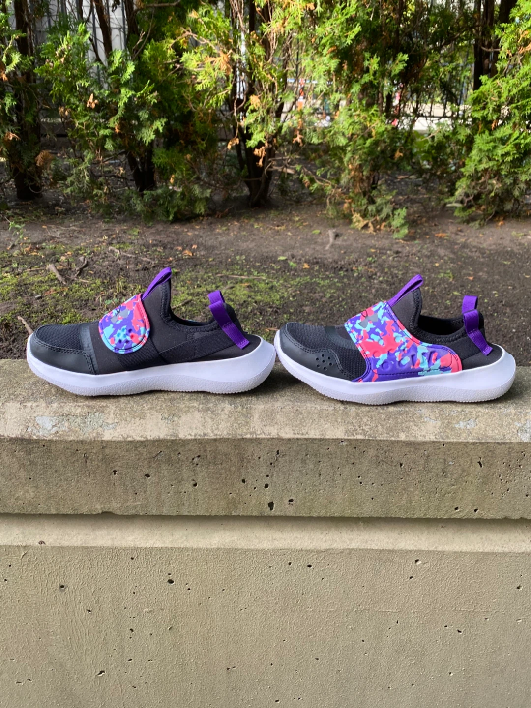 BRAND NEW - Under Armour Kids Shoes Size 2.5Y - photo 4