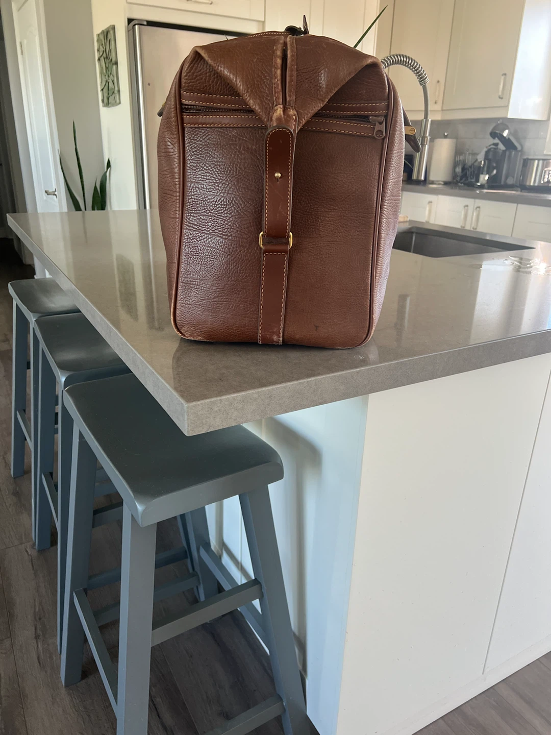 Vintage Leather Travel Bag - photo 2