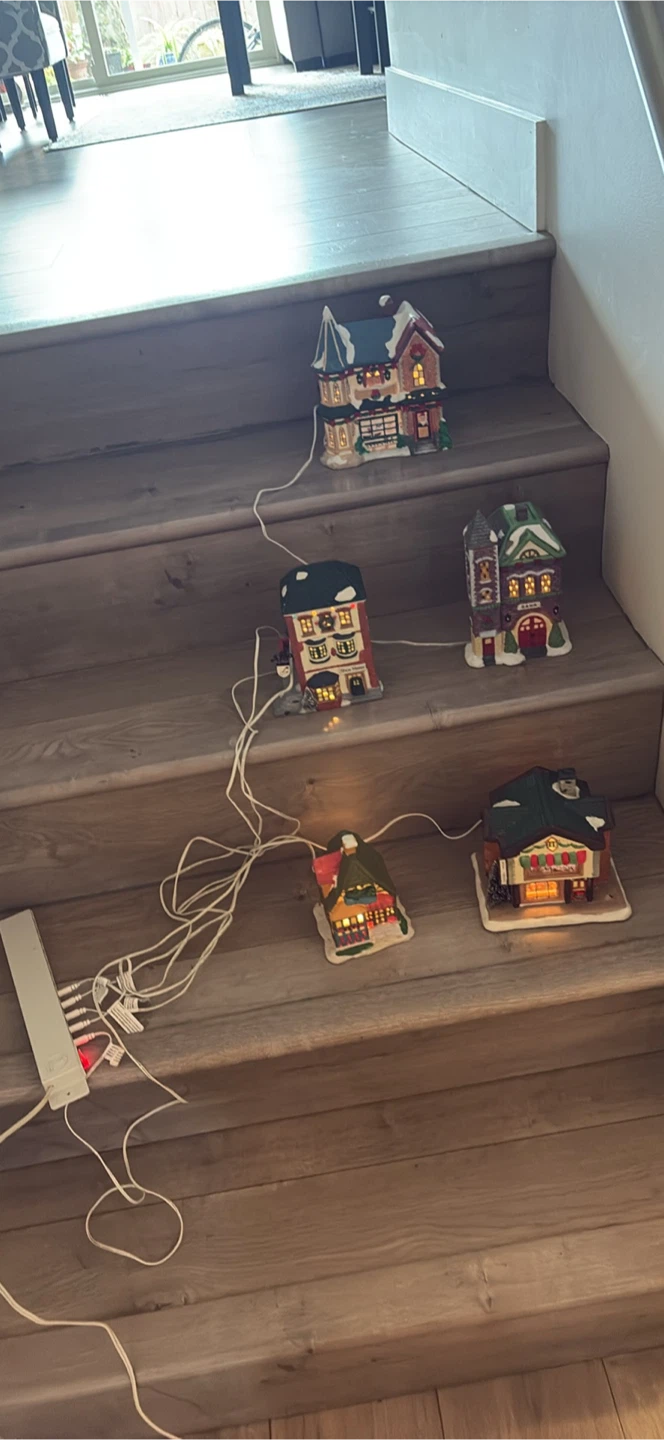 Set of 5 Lighted Christmas Village Houses - photo 2
