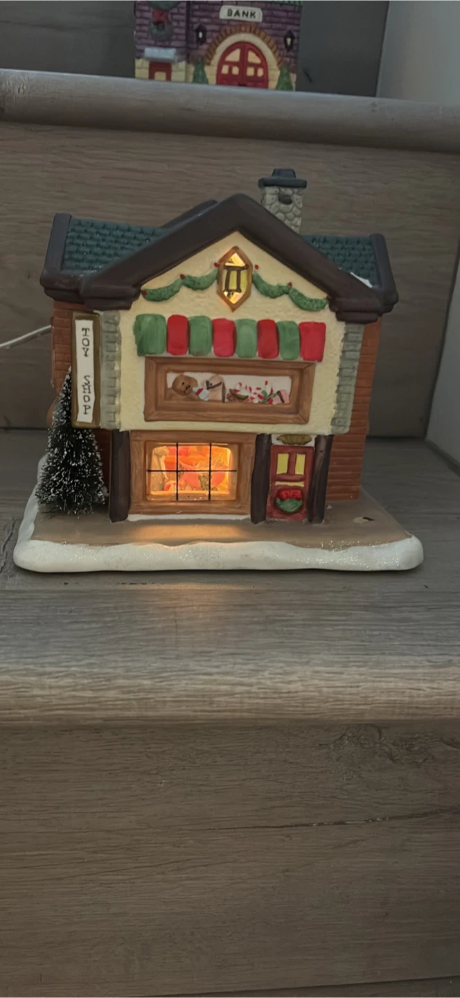 Set of 5 Lighted Christmas Village Houses - photo 4