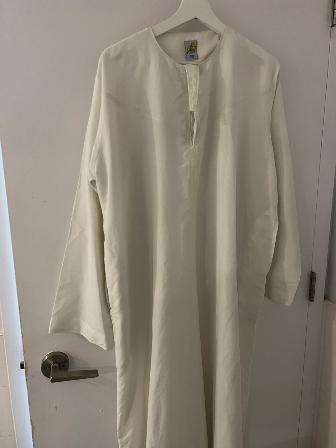 White Thobe Size 58 - photo 2