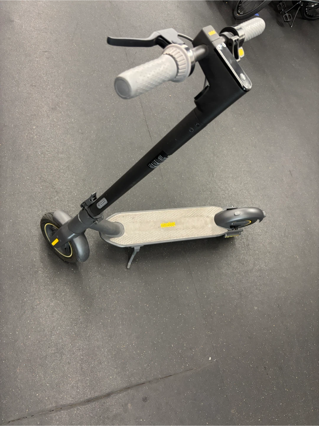 Segway Ninebot MAX G30P — $400 FIRM - photo 2
