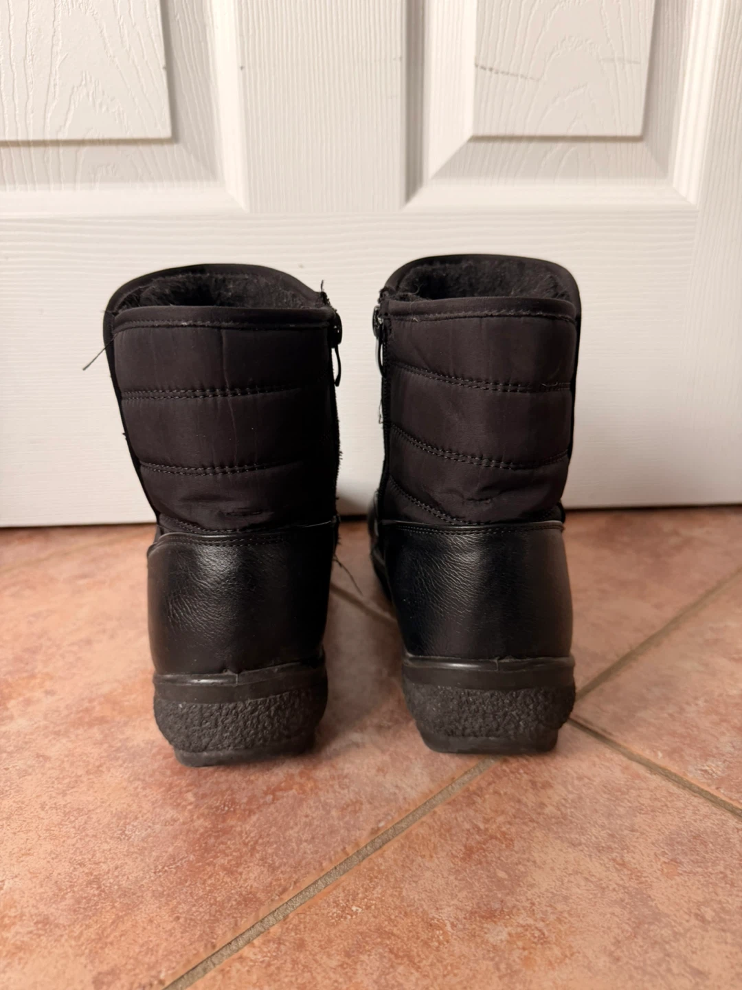 Women’s Black Quilted Winter Boots - photo 3