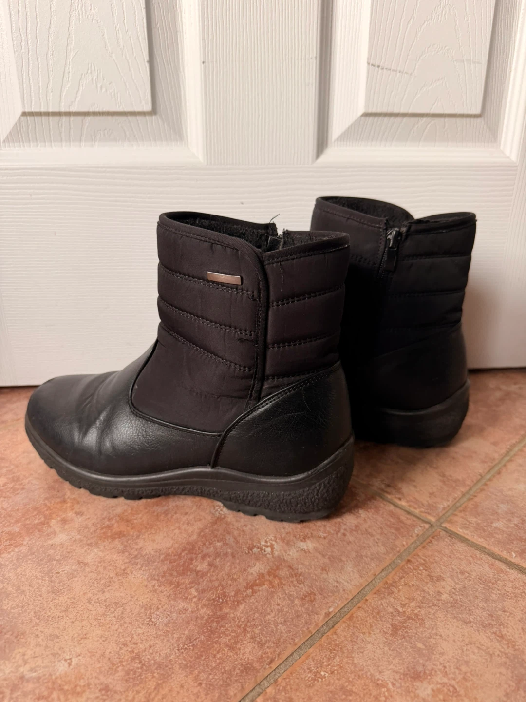 Women’s Black Quilted Winter Boots - photo 4