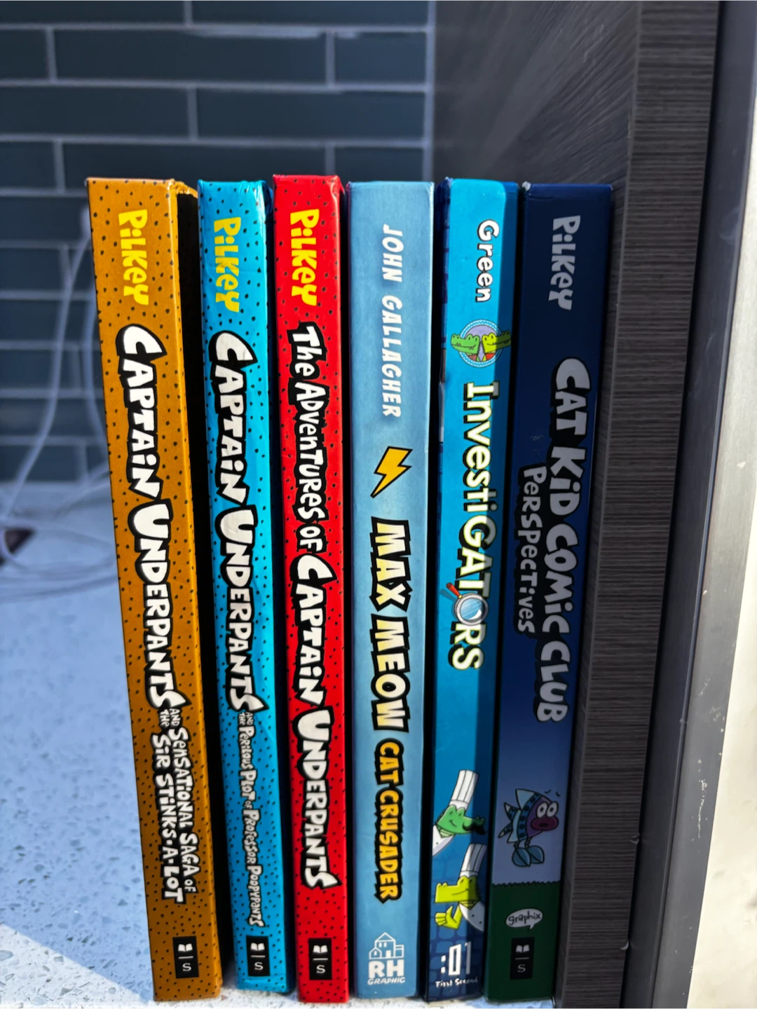 Set of 6 Children's Graphic Novels