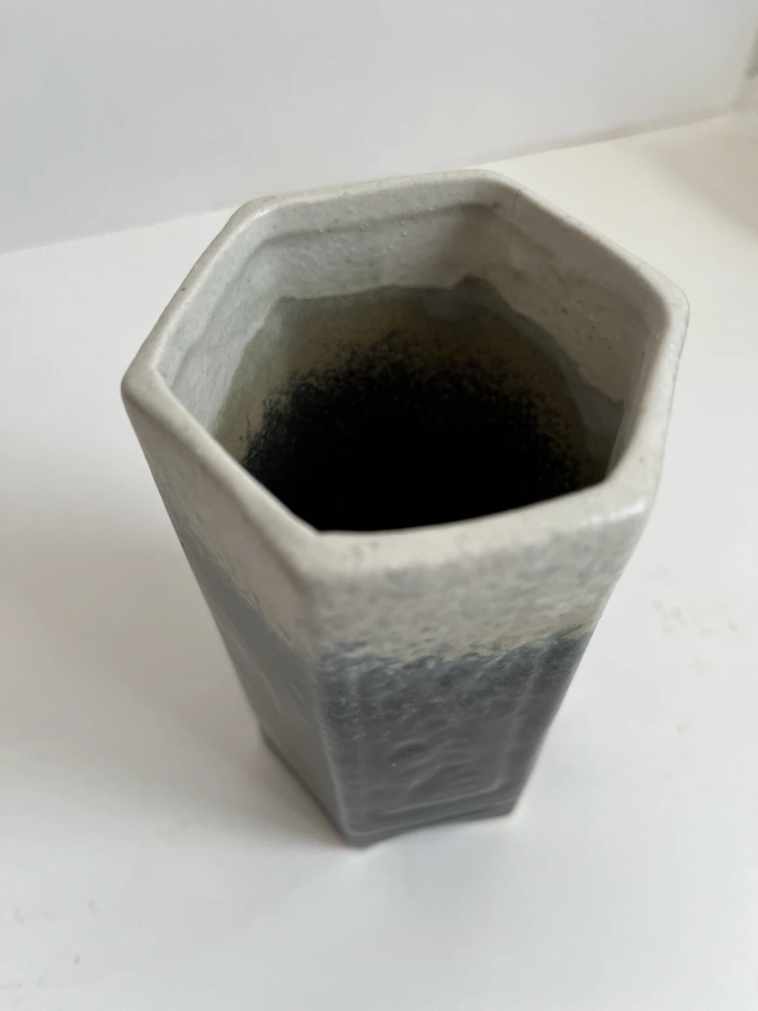 Ceramic Hexagonal Vase - photo 3