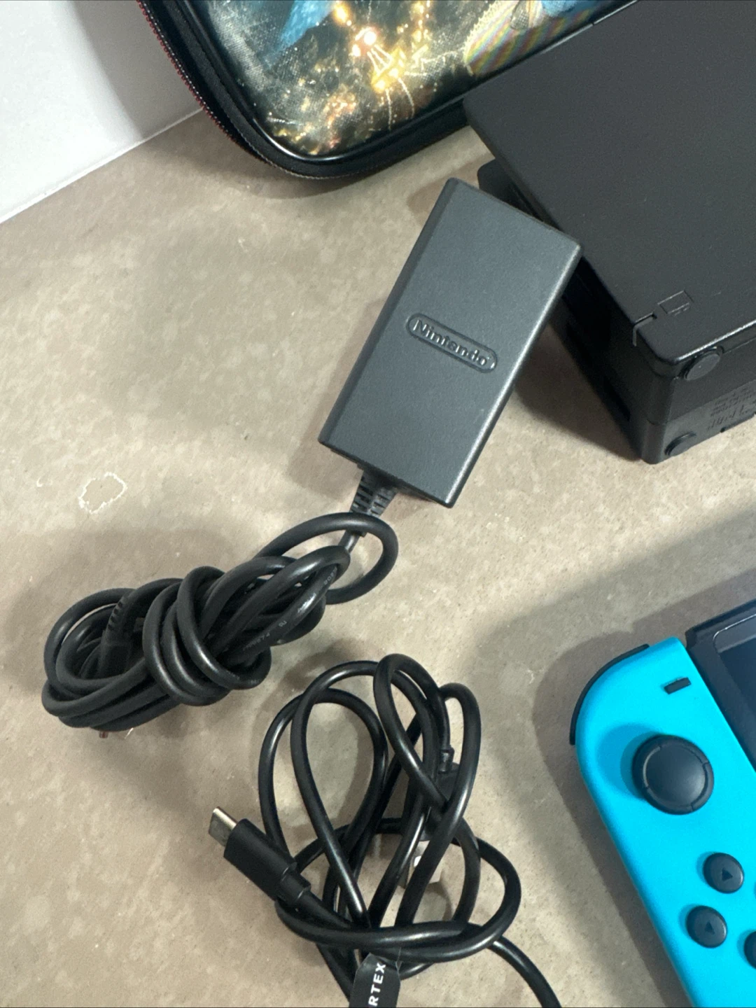 Nintendo Switch Console Bundle with Carrying Case - photo 2