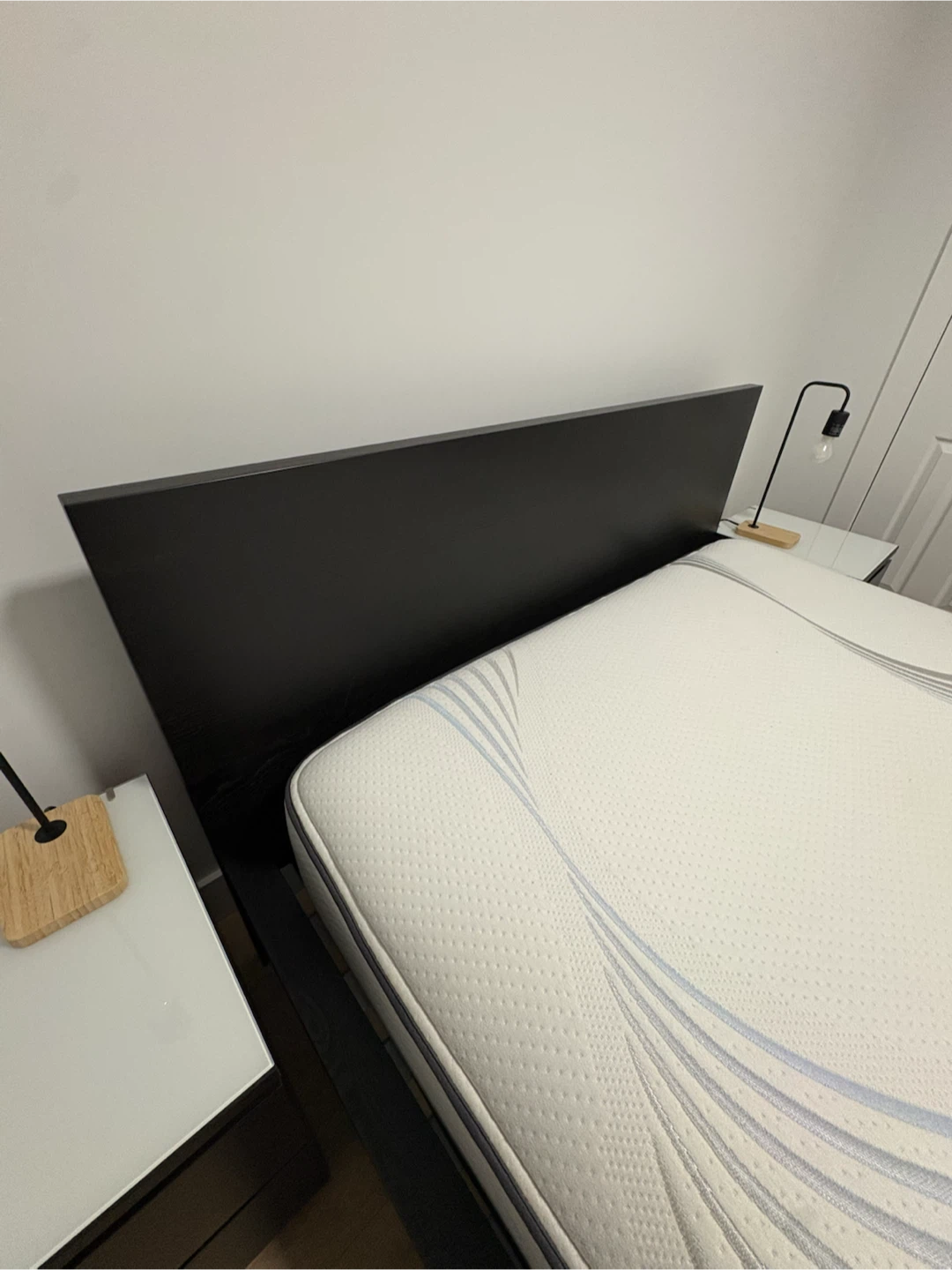 Modern Black Queen Bed Frame with Two Matching Nightstands - photo 5