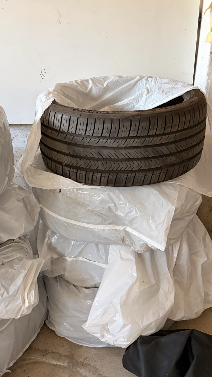 Michelin Pilot Sport All Season 4 – Staggered 19" Set