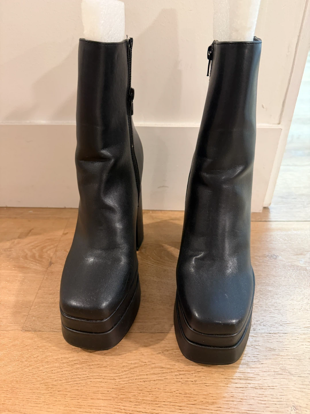 Black boots - photo 4