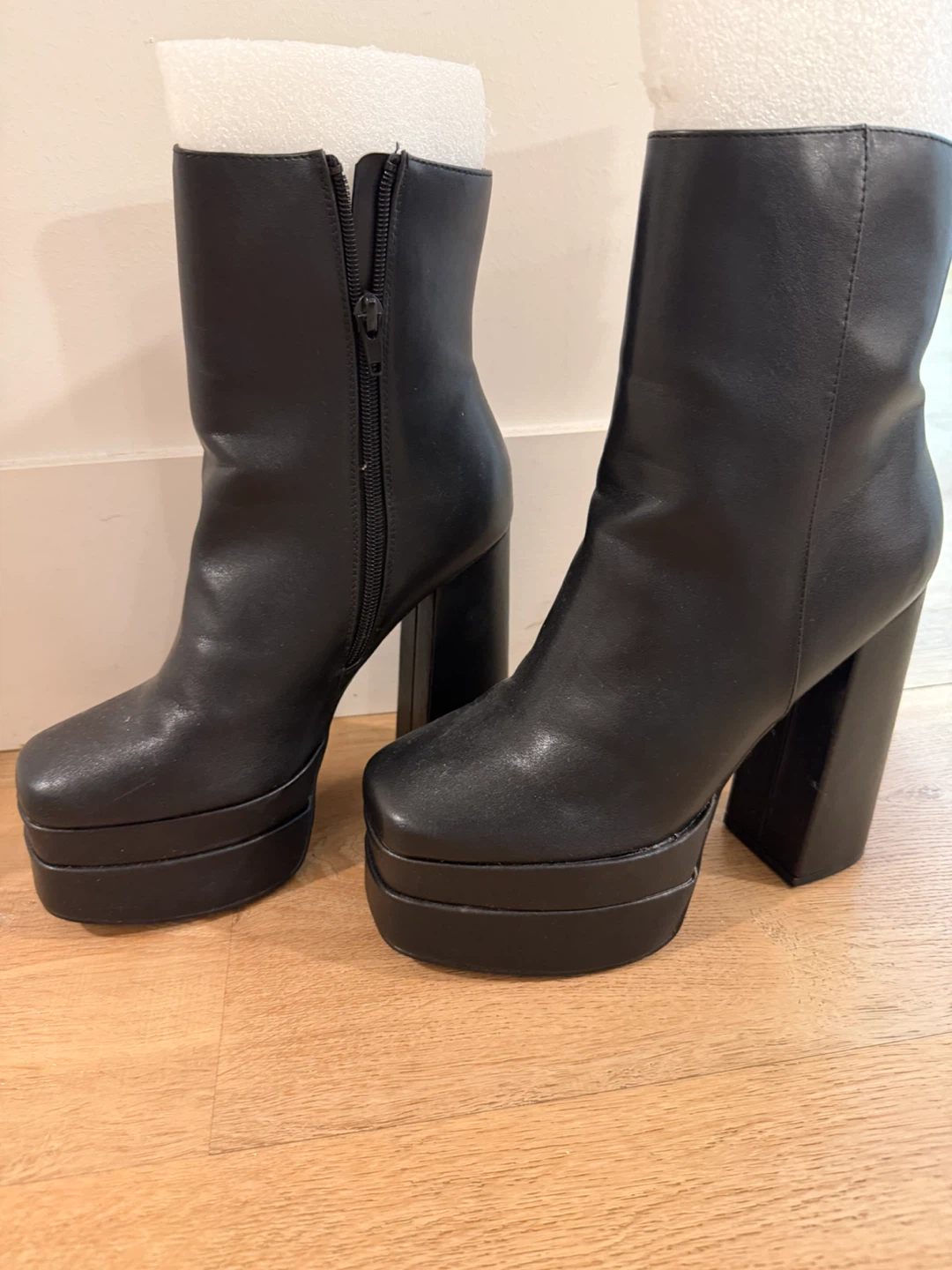 Black boots - photo 5