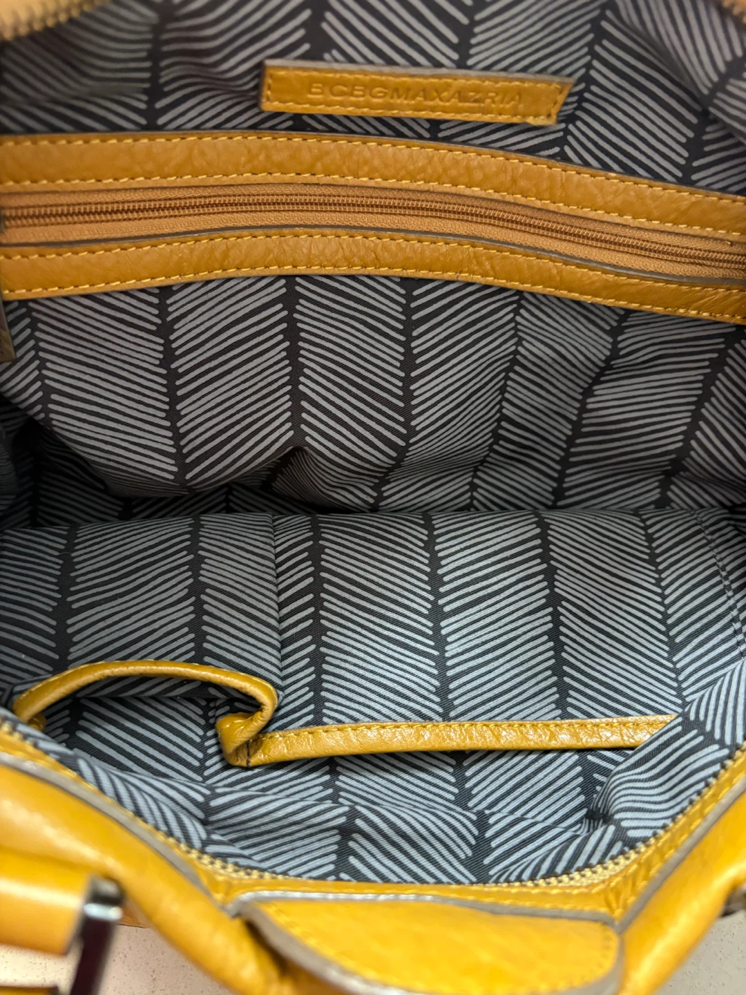BCBGMAXAZRIA Mustard Yellow Leather Handbag - photo 3