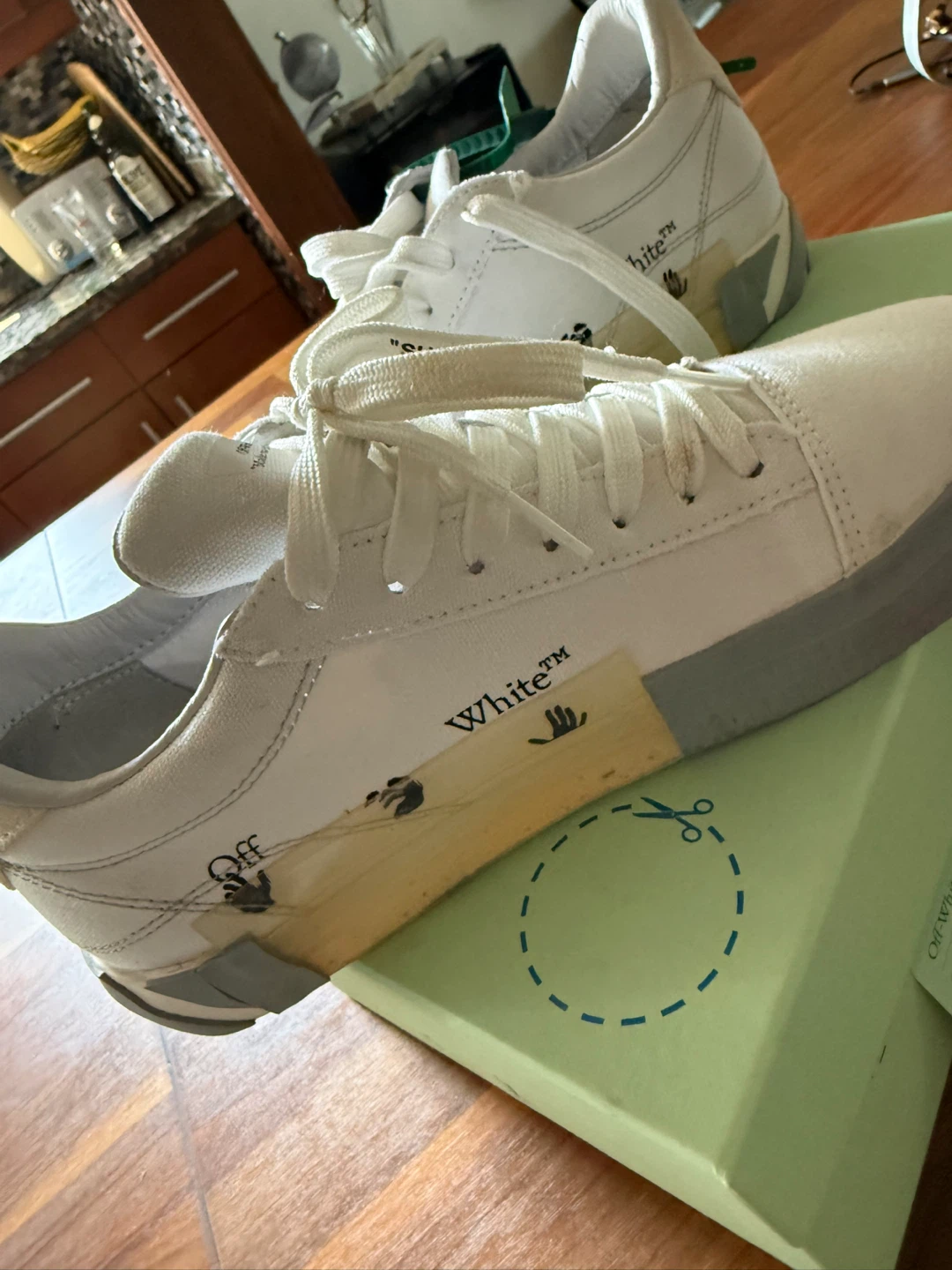 Off-White Low Vulcanized Sneakers - photo 5