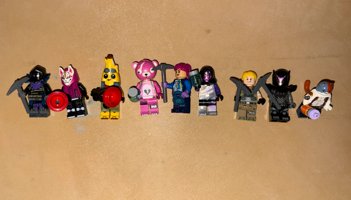 LEGO Fortnite Battle Bus 77073 - photo 2