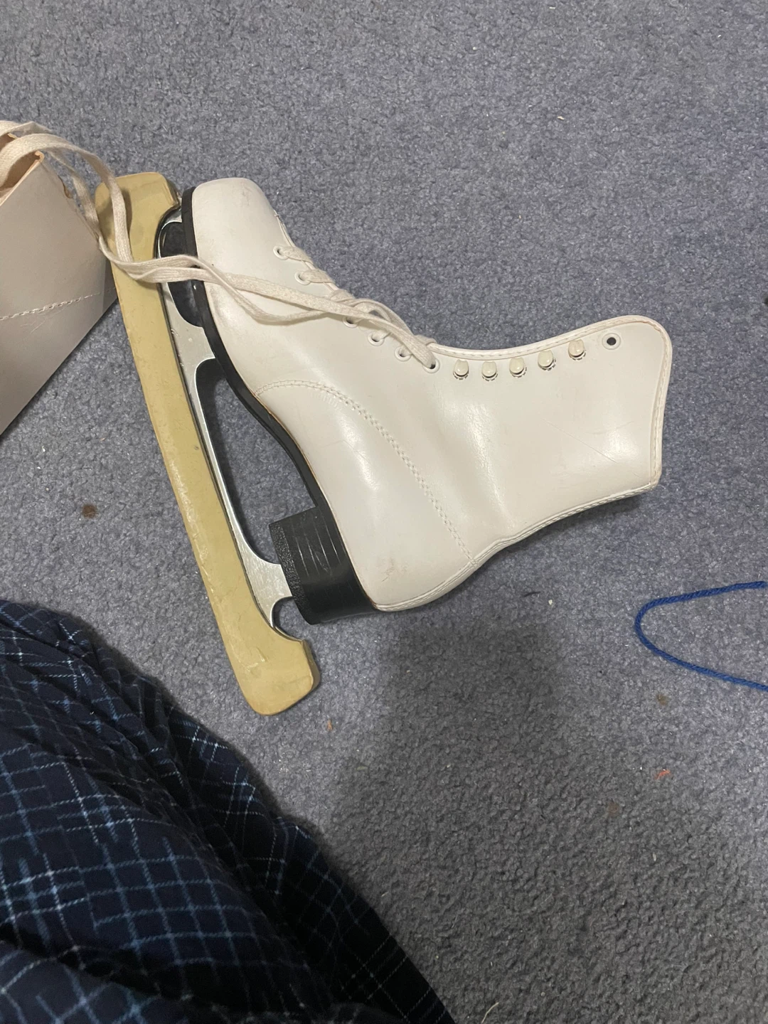American Rocket Ladies White Figure Skates Size 6 - photo 4