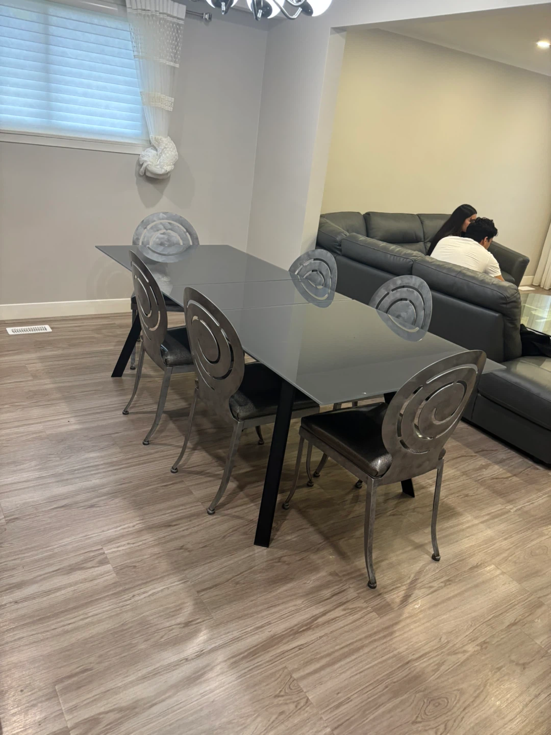 Luxury Modern Glass Dining Table + 7 Chairs – Like New –