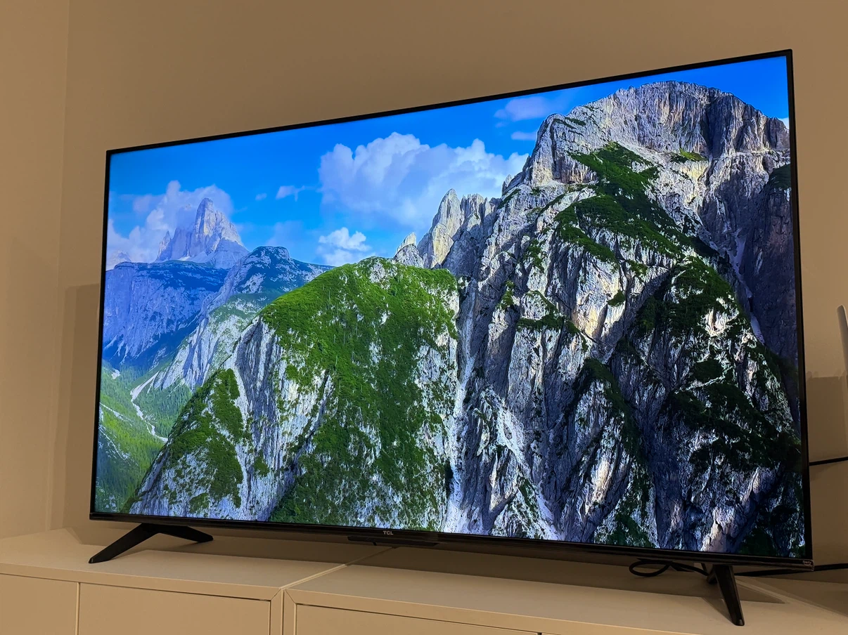 TCL 50” 4K QLED Smart Fire TV – Excellent Condition
