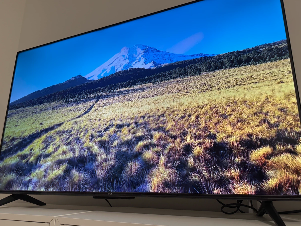 TCL 50” 4K QLED Smart Fire TV – Excellent Condition - photo 3