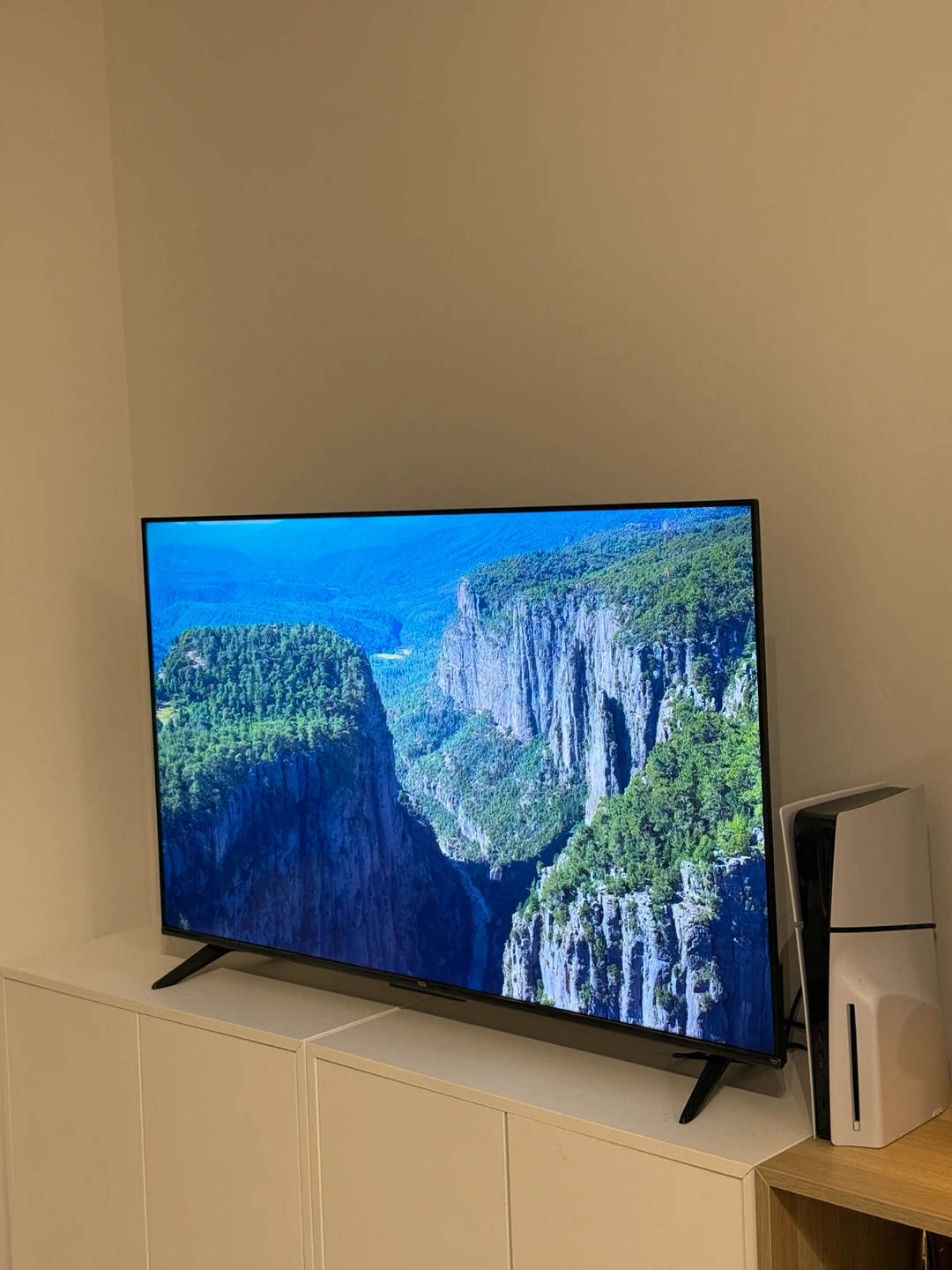 TCL 50” 4K QLED Smart Fire TV – Excellent Condition - photo 4
