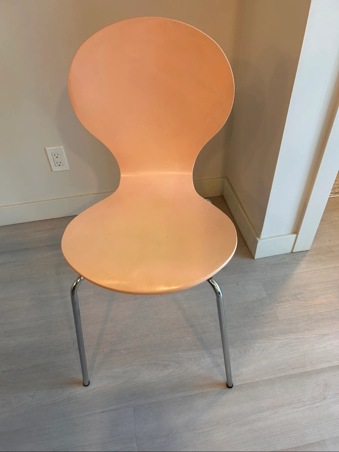 Peach coloured chair - photo 2