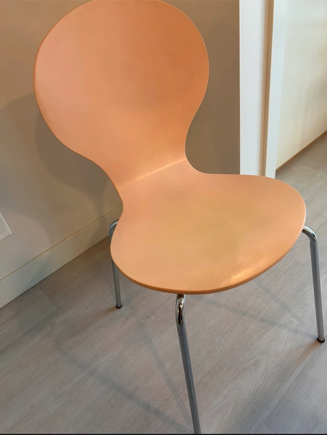 Peach coloured chair - photo 3