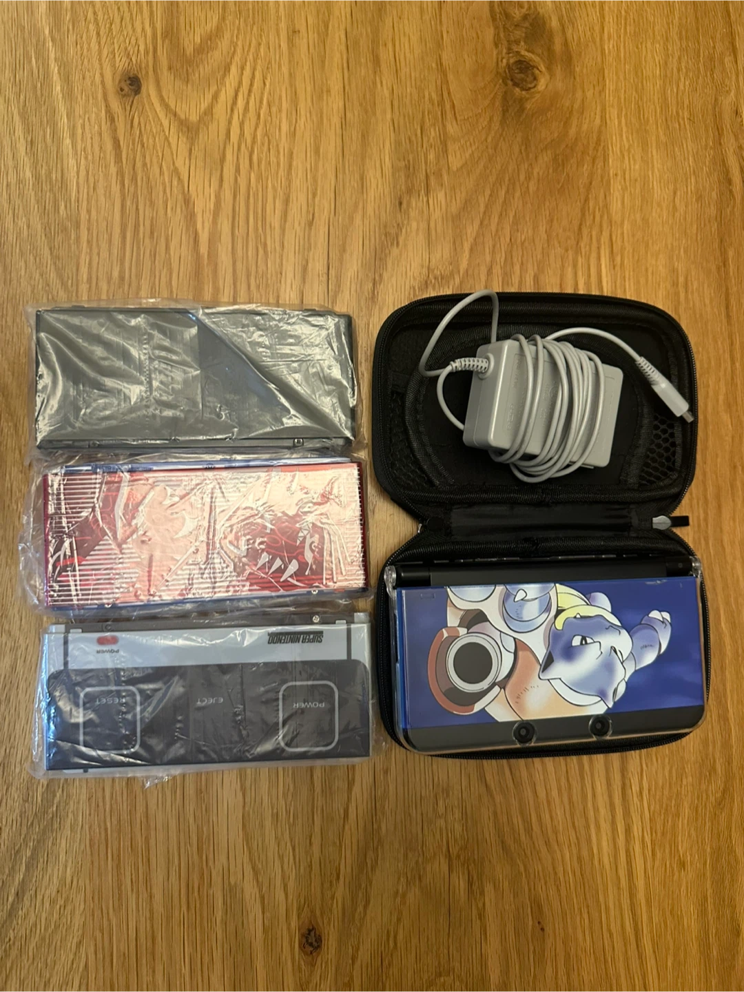 Nintendo New 3DS bundle with extra faceplates