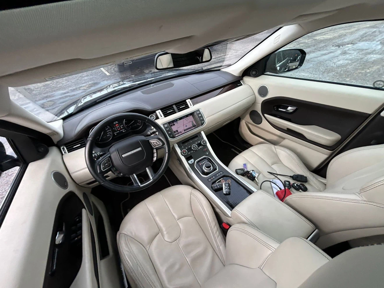 Range Rover Evoque Prestige | Accident-Free | Winter Tires - photo 2
