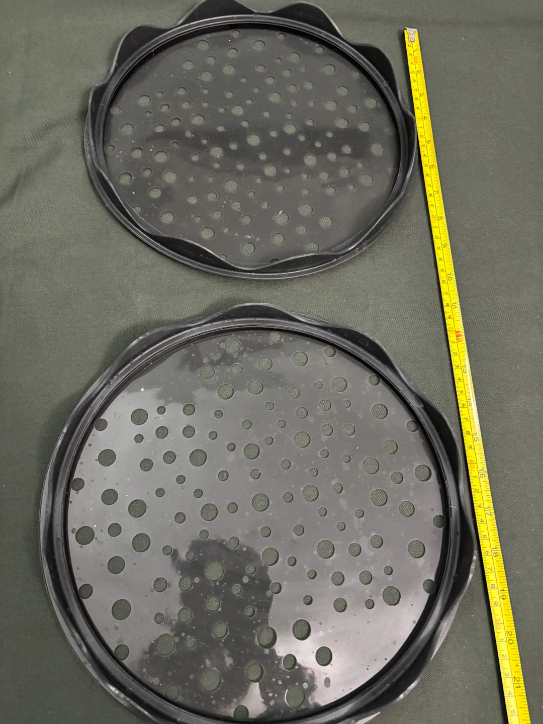 Two Black Circular Steaming Trays - photo 2