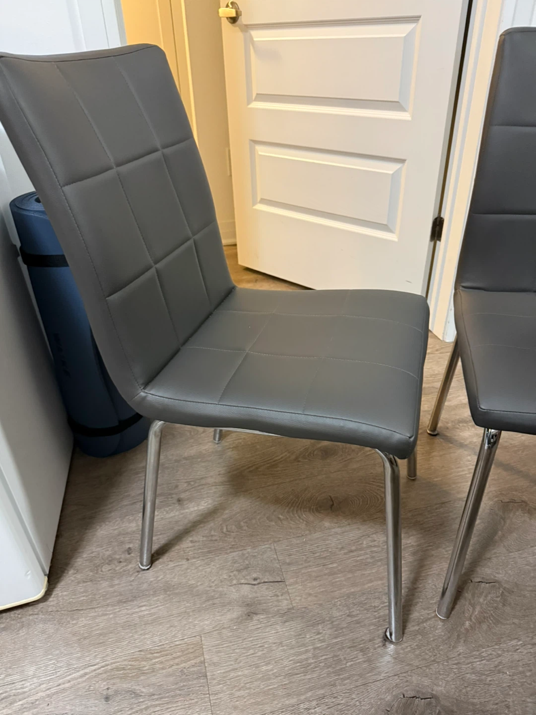 Set of 4 Grey Faux Leather Dining Chairs - photo 2