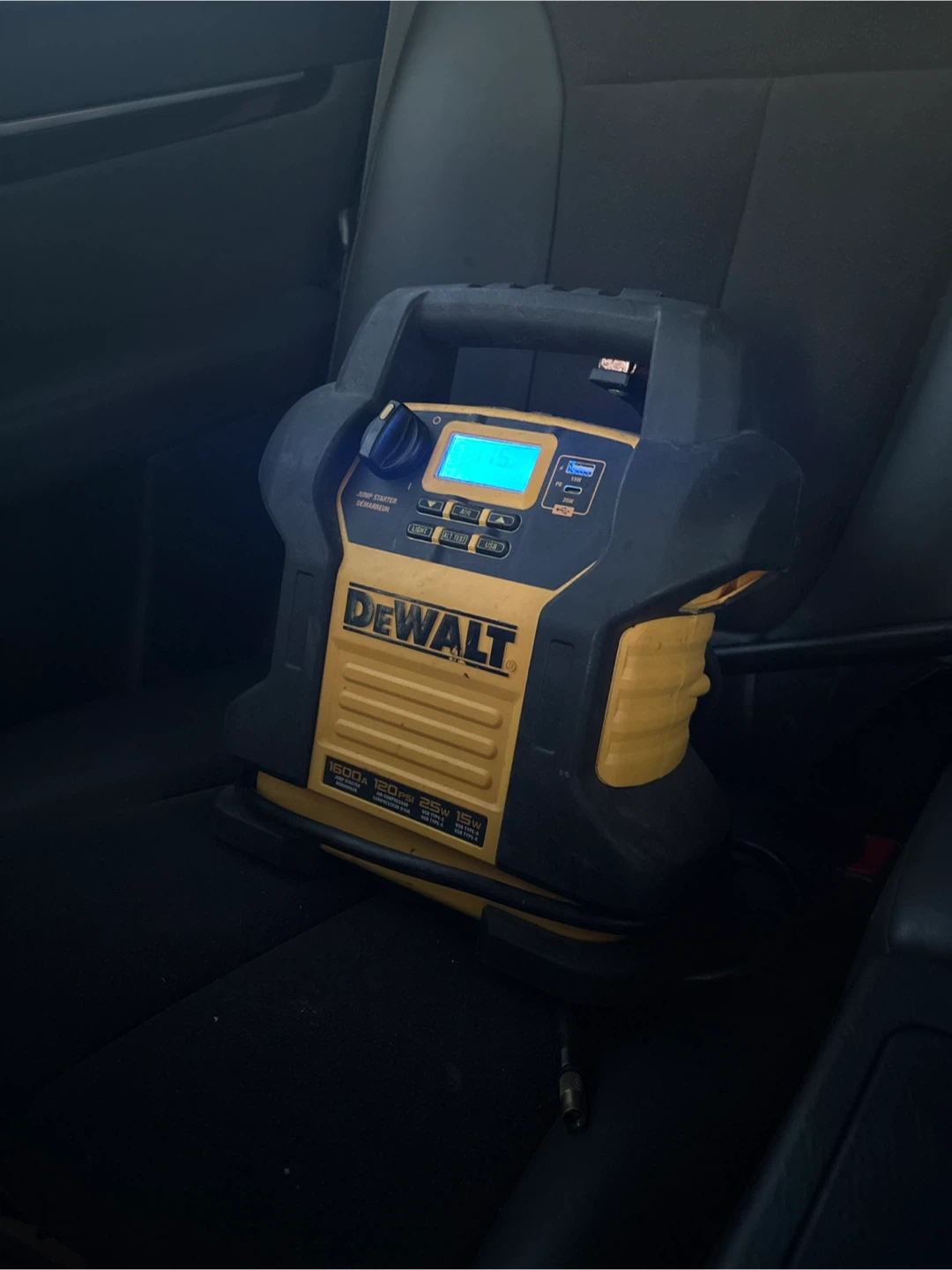 DEWALT 1600A Jump Starter with Compressor