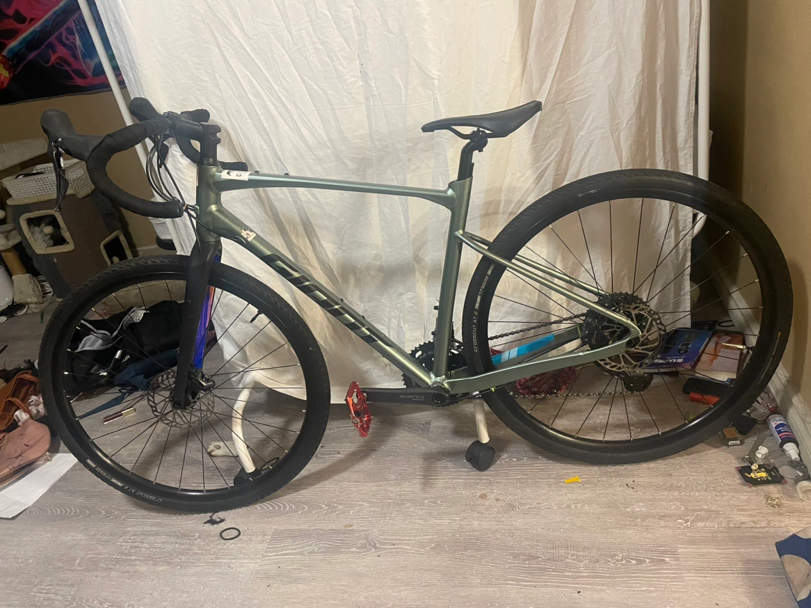 Giant Revolt Gravel Bike