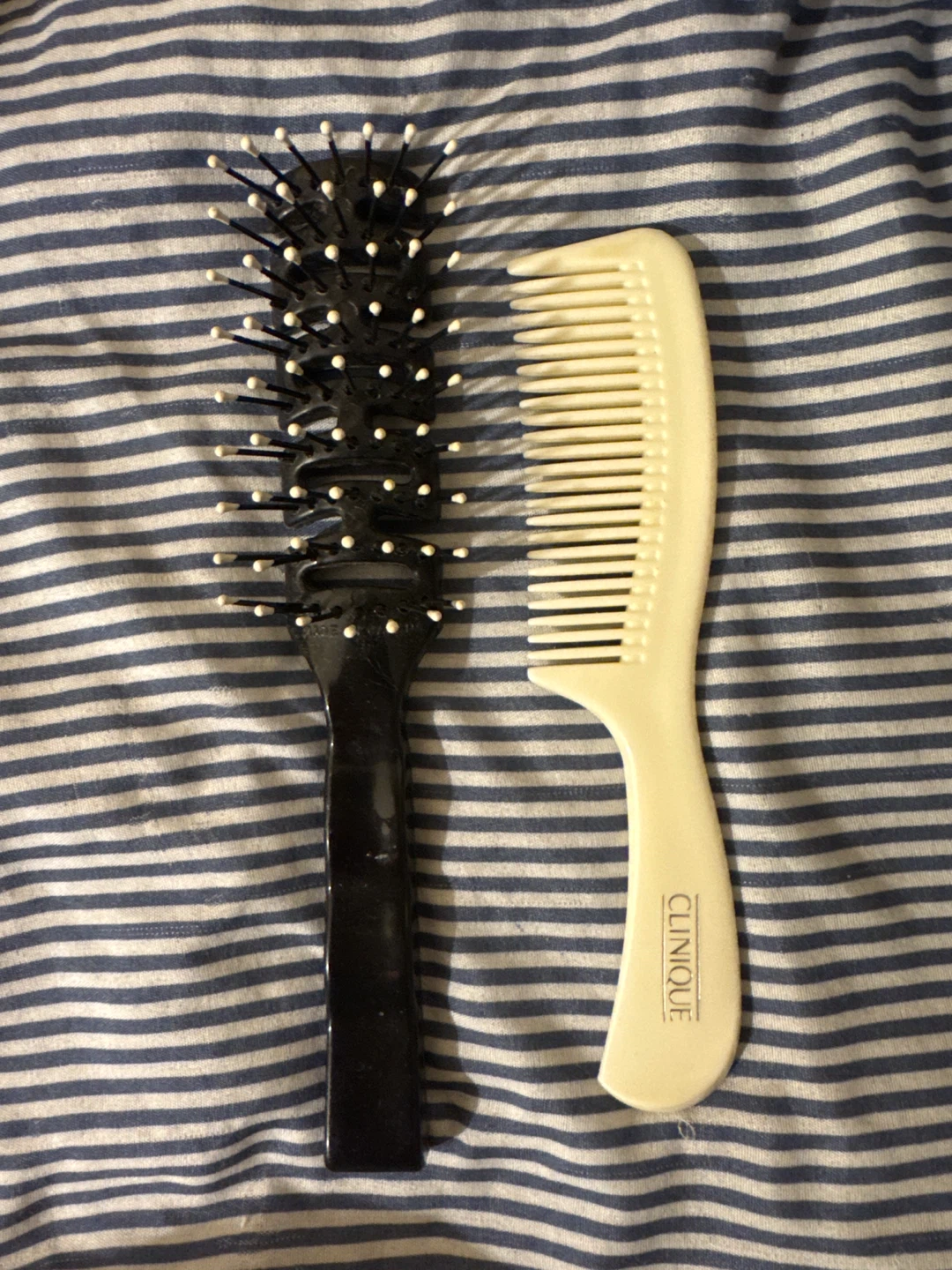 Clinique Comb and Vent Brush