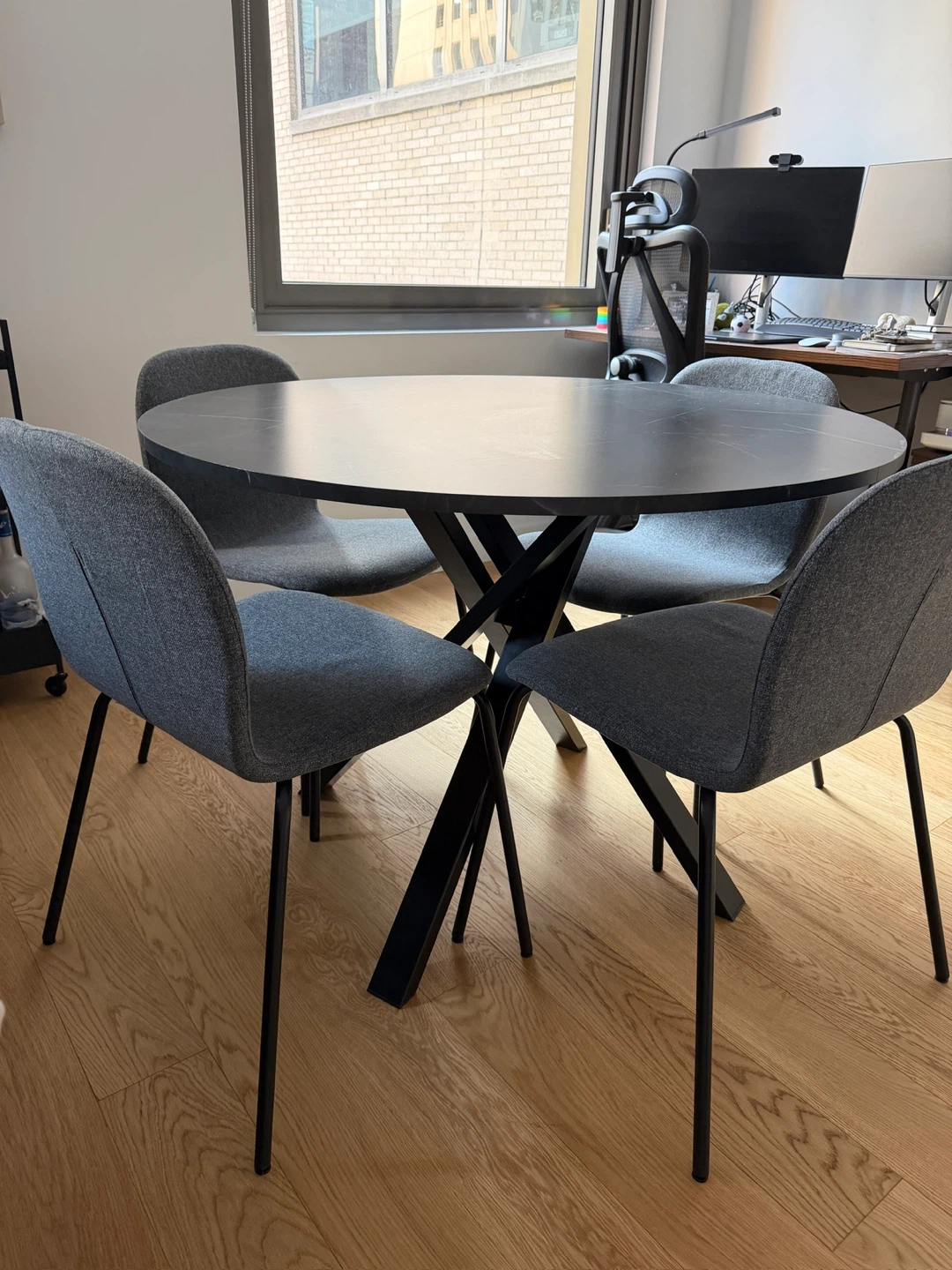 Round Dining Table and 4 Chairs Set