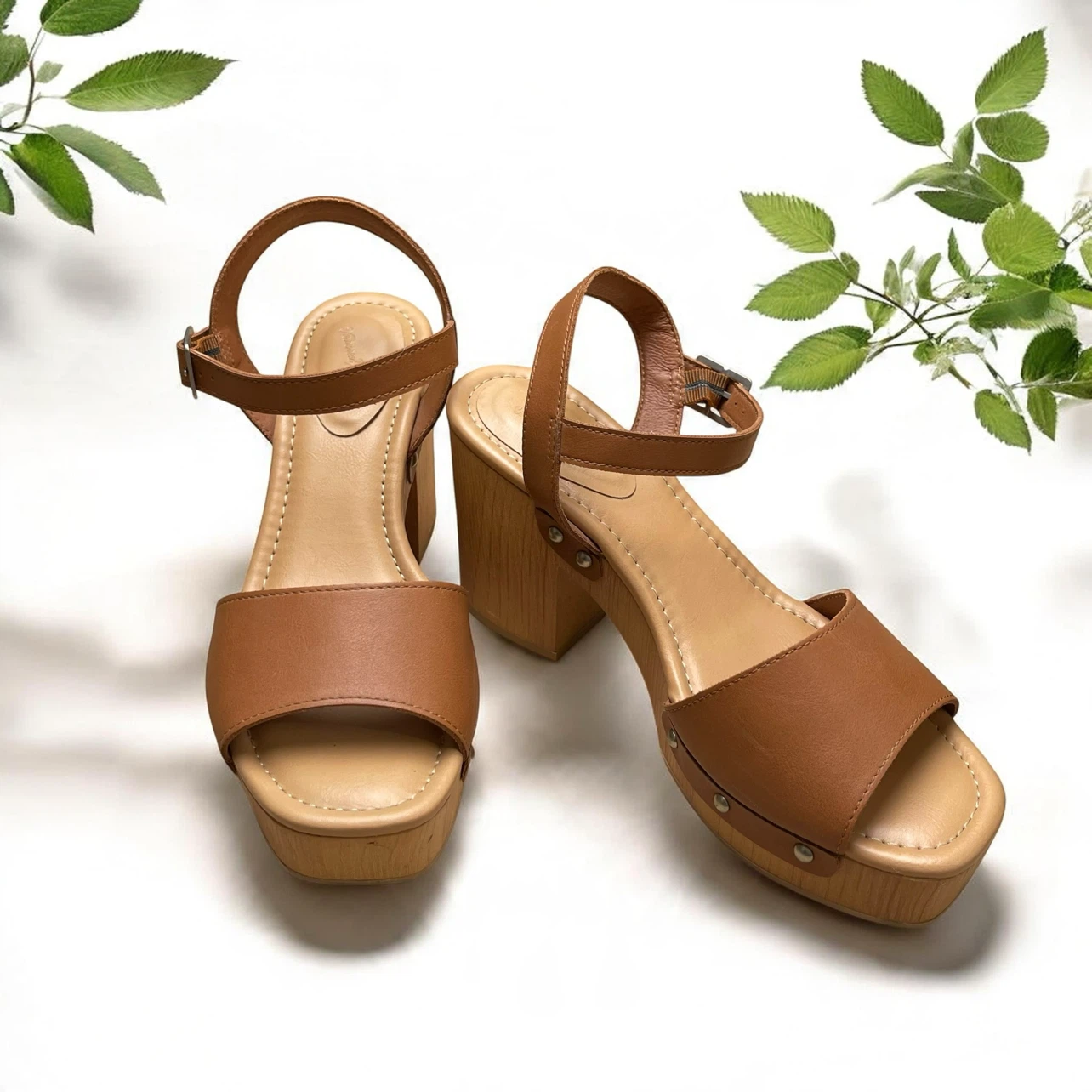 Universal Thread April Platform Clog Sandals in Cognac
