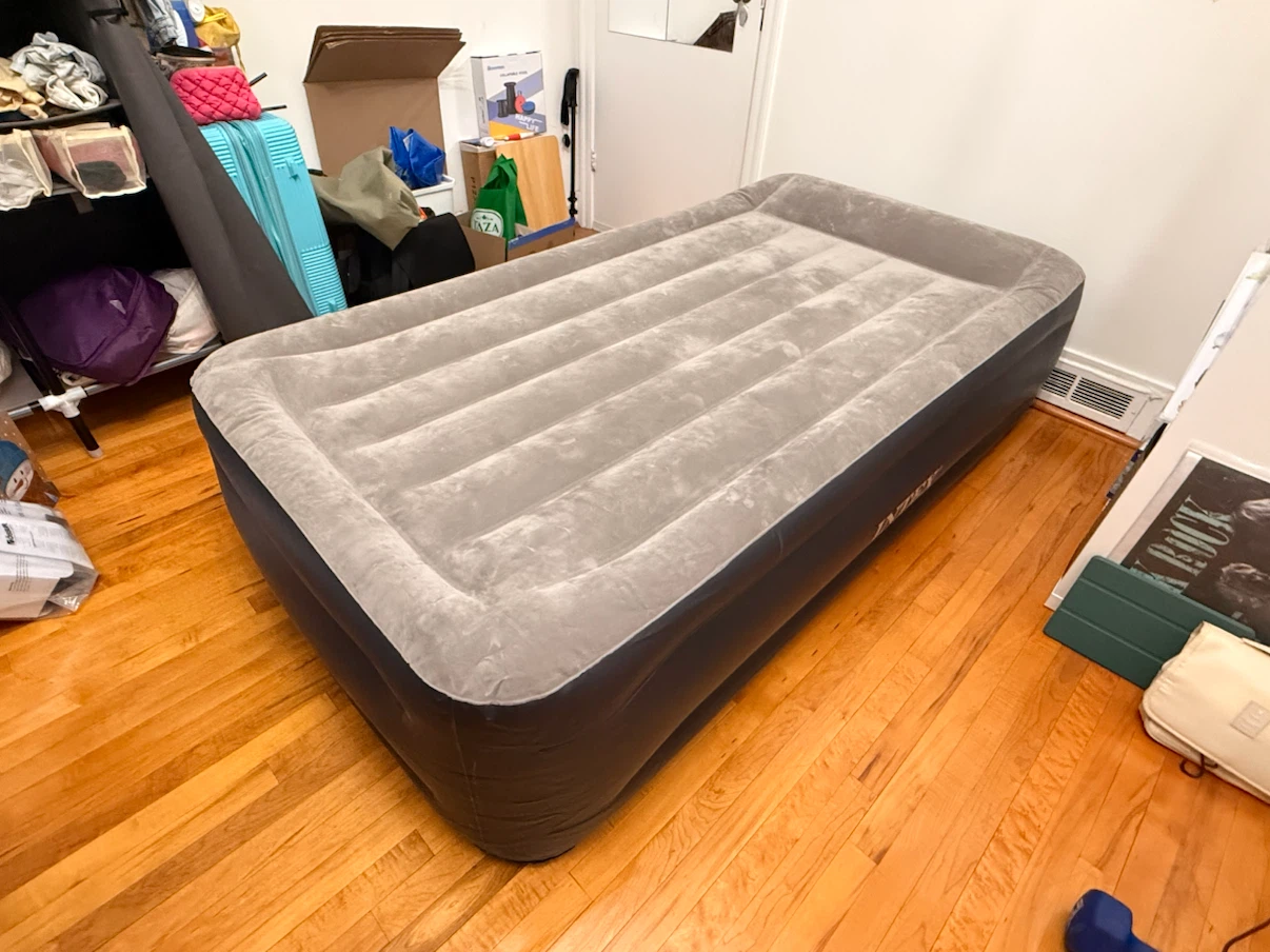 Air Mattress (Twin Size) - photo 4