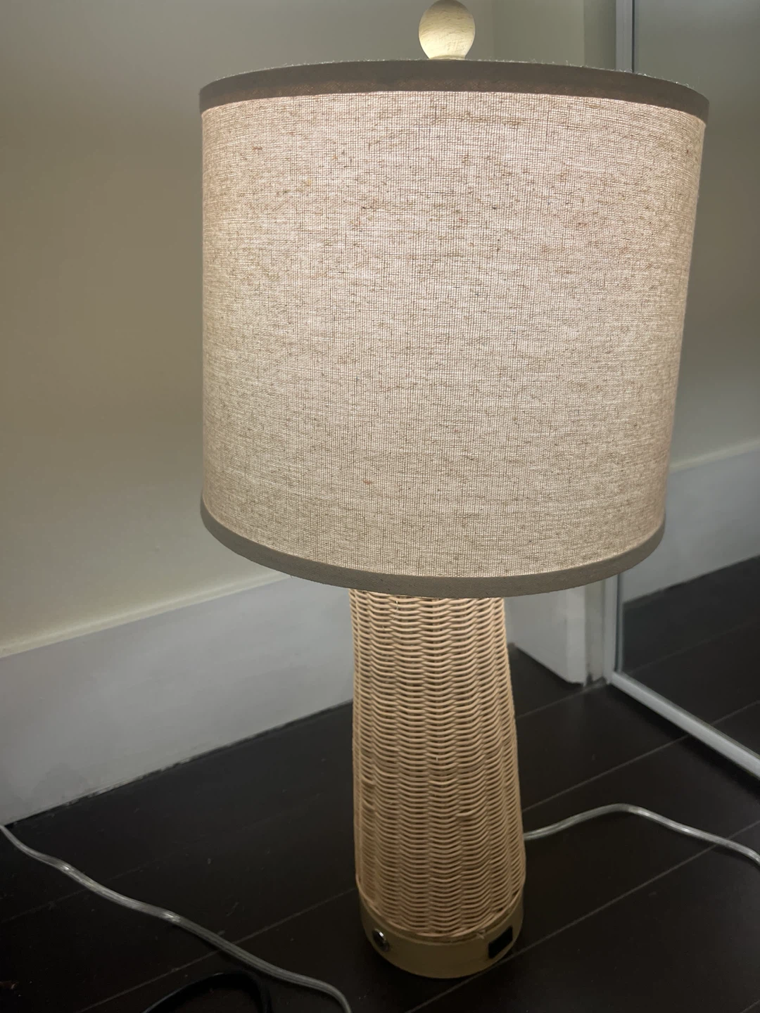 2 Woven Rattan Table Lamps - photo 2