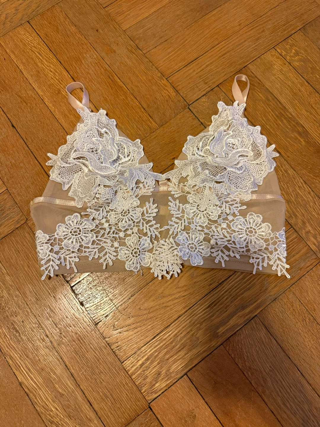 Main Strip Floral Lace Bralette